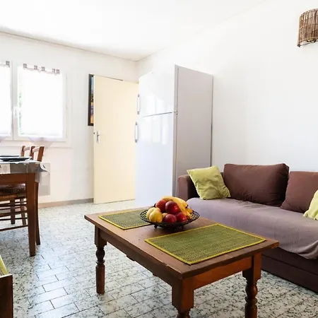 Proche Centre Village, Studio Confort Avec Terrasse Apartmán *